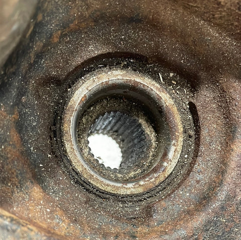 John Deere Gator FRONT PASSENGER SIDE HUB AND CALLIPER 2013 P/N M158323