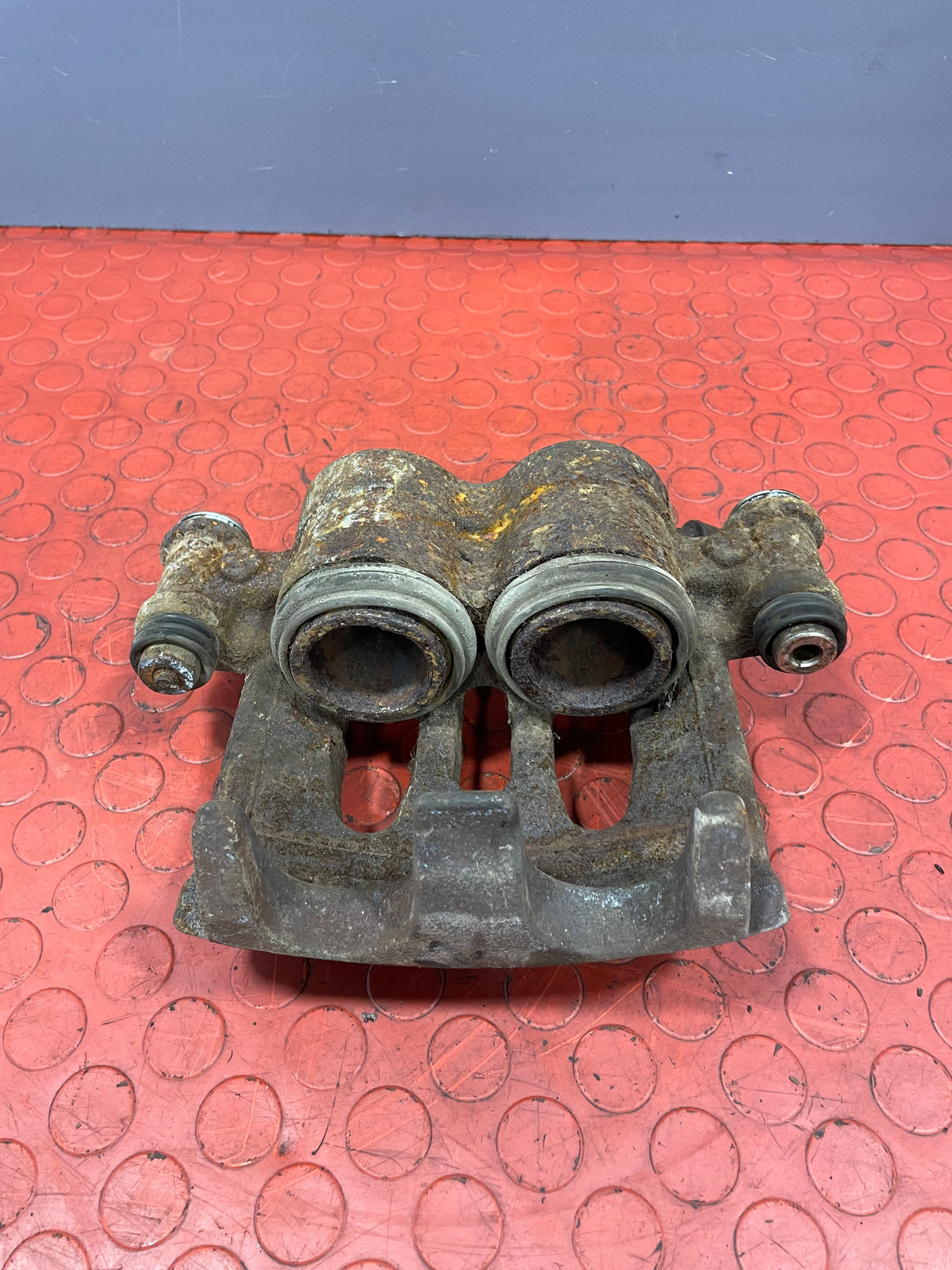Mercedes Sprinter/Volkswagen Crafter FRONT BRAKE CALIPER Passenger Side BREMBO P/N A0044205783