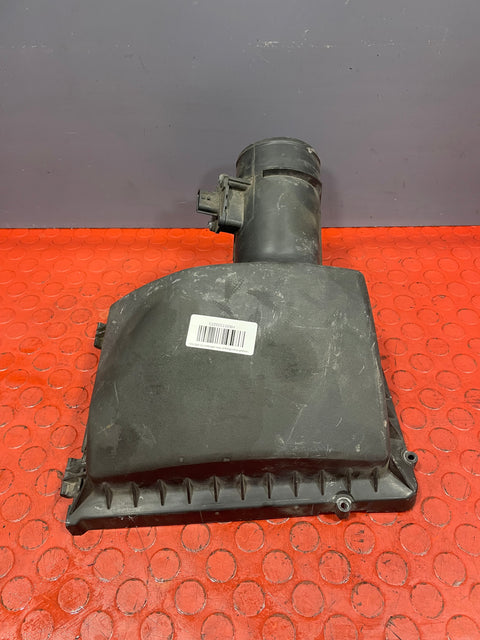 Vauxhall Vivaro/Renault Trafic AIR BOX LID AND MAF SENSOR 2014-2019 P/N H8201333223