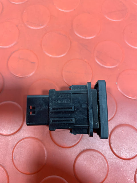 Toyota Hilux  2015-16 GENUINE DIFF LOCK SWITCH  P/N R15E122