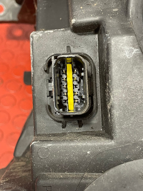 Peugeot Partner HEADLIGHT RIGHT DRIVERS SIDE  2012-2015 P/N 9677202180