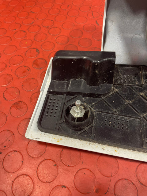 Vauxhall Vivaro/Renault Trafic II/Nv300 Primastar REAR TAILLIGHT ASSEMBLY Drivers Side White 2014-2019 P/N 265A60118P - 1