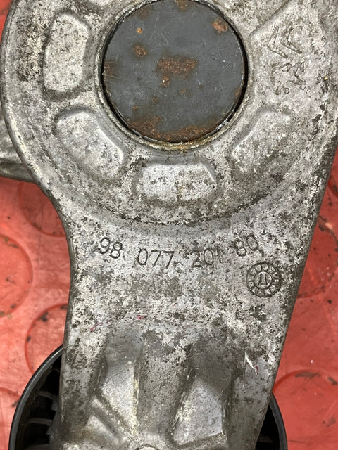 Peugeot Expert/ Citroen Dispatch/ Toyota Proace /Vauxhall Vivaro  AUXILIARY BELT TENSIONER 1.6HDI 2018-2023   P/N 9807720180 - 1