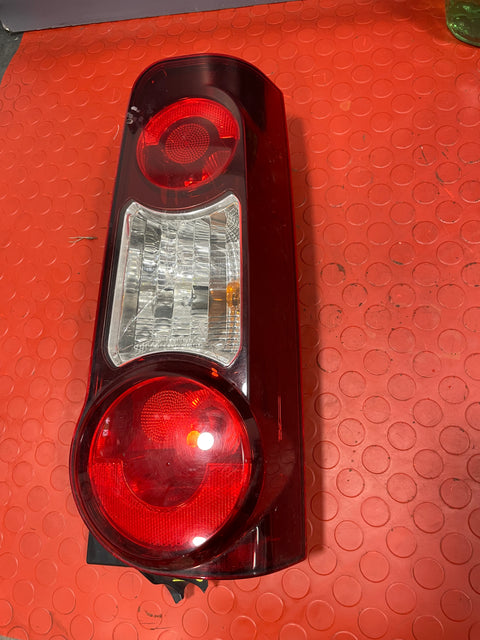 Citroen Berlingo/Peugeot Partner TAILLIGHT Driver's Side (Damage Mounting & Minor Lens Crack) 1.6 2012-2018 P/N 9680607880 - 2