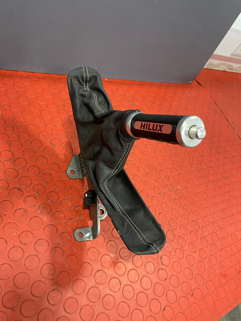 Toyota Hilux LEATHER HANDBRAKE LEVER ASSEMBLY W/ LEATHER COVER 2017 R/N TYTHLX2017HBK