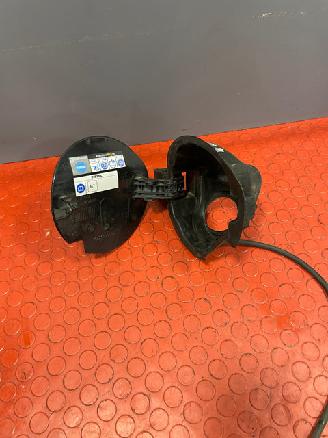 Fiat Doblo FUEL TANK FILLER CAP COVER W/ HOUSING P/N 00520878010E / 0521090650E