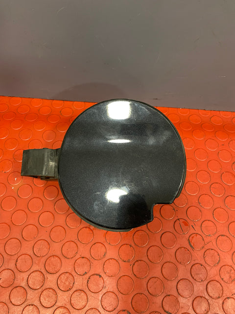 Fiat Doblo FUEL TANK FILLER CAP COVER W/ HOUSING P/N 00520878010E / 0521090650E