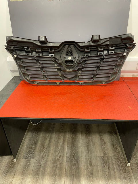 Renault Master FACELIFT FRONT BUMPER GRILLE (Damage Mounting Point Right Side) 2014-2021 P/N 623102803R / 623104199R