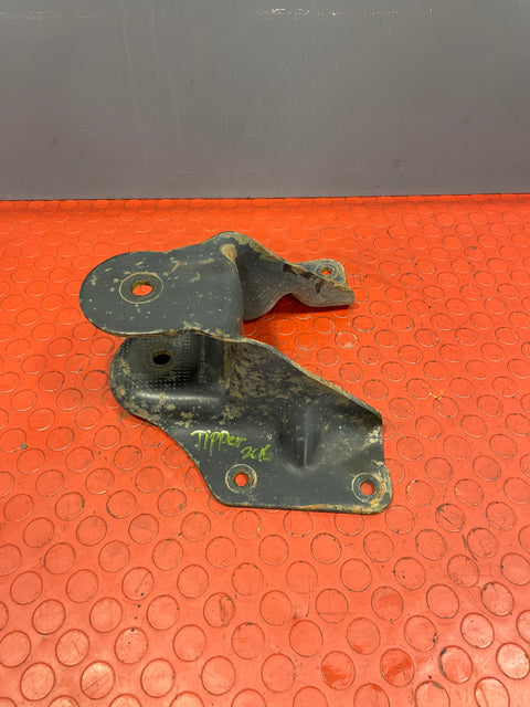 Ford Transit Tipper Mk8 REAR SPRING CARRIER Fits Both Sides 2.2 2014-2021 P/N BK315785AC - 1