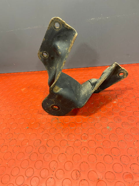 Ford Transit Tipper Mk8 REAR SPRING CARRIER Fits Both Sides 2.2 2014-2021 P/N BK315785AC - 1