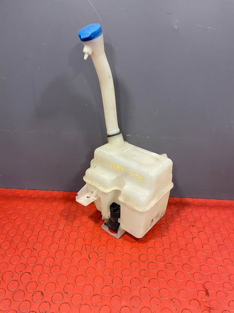 Saic Maxus COMPLETE WINDSCREEN WASHER BOTTLE/RESERVOIR & ELECTRIC WATER PUMP 2021-2022 P/N B31CL24