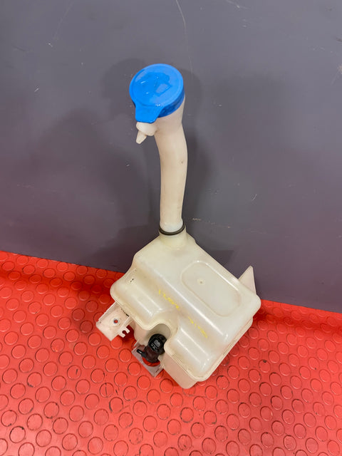 Saic Maxus COMPLETE WINDSCREEN WASHER BOTTLE/RESERVOIR & ELECTRIC WATER PUMP 2021-2022 P/N B31CL24