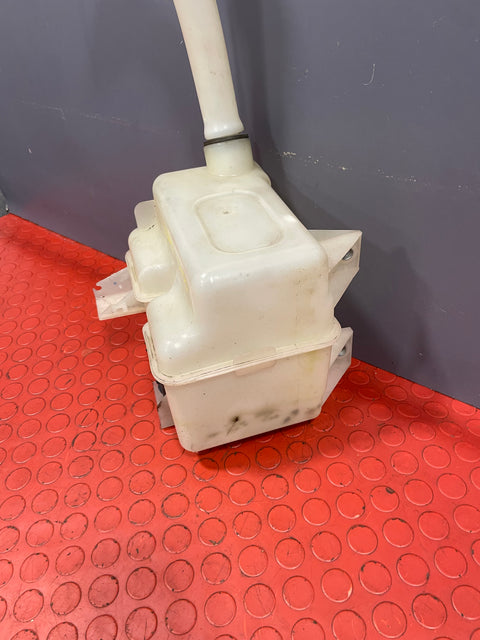 Saic Maxus COMPLETE WINDSCREEN WASHER BOTTLE/RESERVOIR & ELECTRIC WATER PUMP 2021-2022 P/N B31CL24