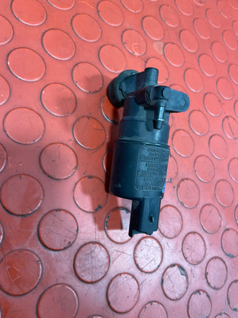 Citroen Dispatch/Peugeot Partner/Vauxhall Vivaro/Toyota Proace/Fiat Scudo WINDSCREEN WASHER  ELECTRIC WATER PUMP 2008-2016 P/N 21416900