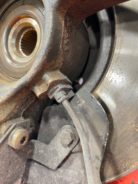 Citroen Dispatch Peugeot Expert Toyota Proace PASSENGER SIDE FRONT HUB WITH ABS 1.6L 2017-2024 P/N  98136419