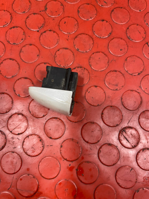 Citroen Dispatch/Peugeot Expert/Vauxhall Vivaro/Toyota Proace/Fiat Scudo OUTER DOOR HANDLE OPENER END CAP Driver's Side RH 2008-2016 P/N 96816438977