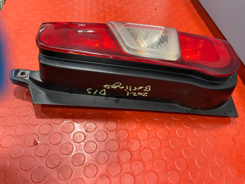 Citroen Berlingo/Peugeot Partner/Vauxhall Combo/Toyota Proace City DRIVER'S SIDE RH TAIL LIGHT 2019-2024 P/N 9820554880 - 2