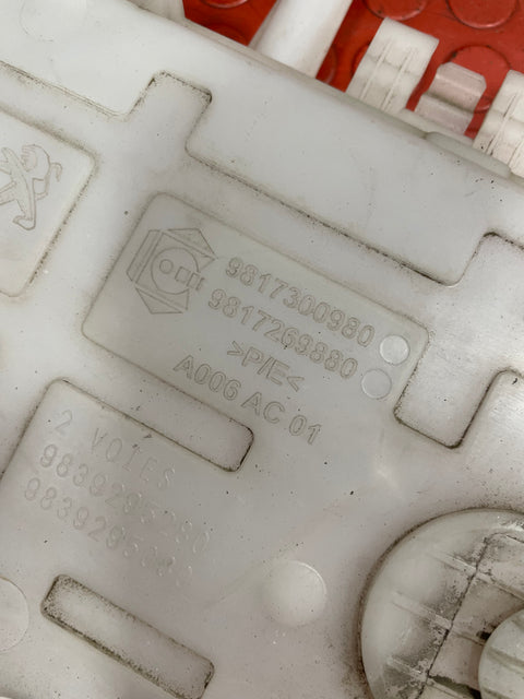 Citroen Berlingo/Peugeot Partner/Vauxhall Combo/Toyota Proace City WINDSCREEN WASHER BOTTLE w/ FILLER NECK (no pump) 2019-2023 P/N 9817300980 - 1