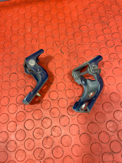 Citroen Berlingo/Peugeot Partner/Vauxhall Combo/Toyota Proace City PAIR OF FRONT DOOR HINGES Driver's Side Blue 2019-2024 P/N 1606475180