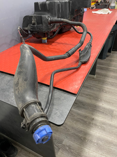 Citroen Berlingo/Peugeot Partner ADBLUE TANK w/ FILLER HOSE 1.6 2016-2018 P/N 9818531680