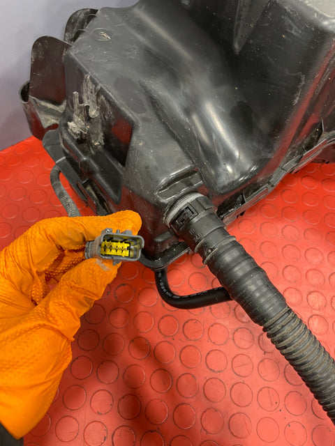 Citroen Berlingo/Peugeot Partner ADBLUE TANK w/ FILLER HOSE 1.6 2016-2018 P/N 9818531680