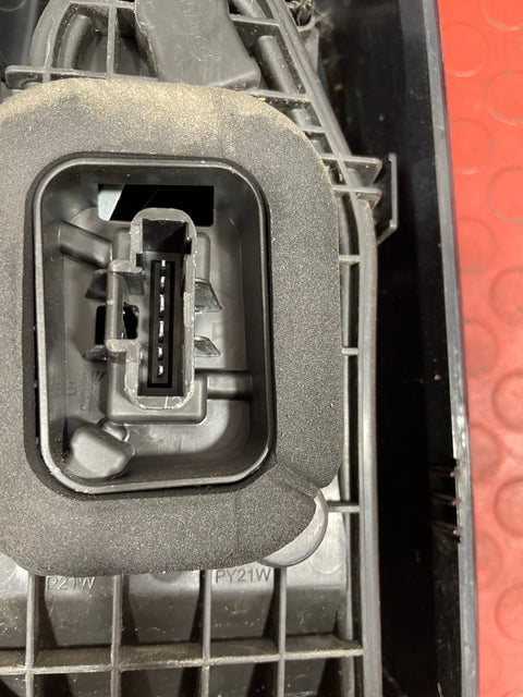 Citroen Berlingo/Peugeot Partner/Vauxhall Combo/Toyota Proace City TAILLIGHT ASSEMBLY Passenger's Side 2019-2024 P/N 9819235880 - 4