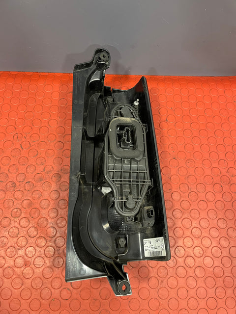 Citroen Berlingo/Peugeot Partner/Vauxhall Combo/Toyota Proace City TAILLIGHT ASSEMBLY Passenger's Side 2019-2024 P/N 9819235880 - 4