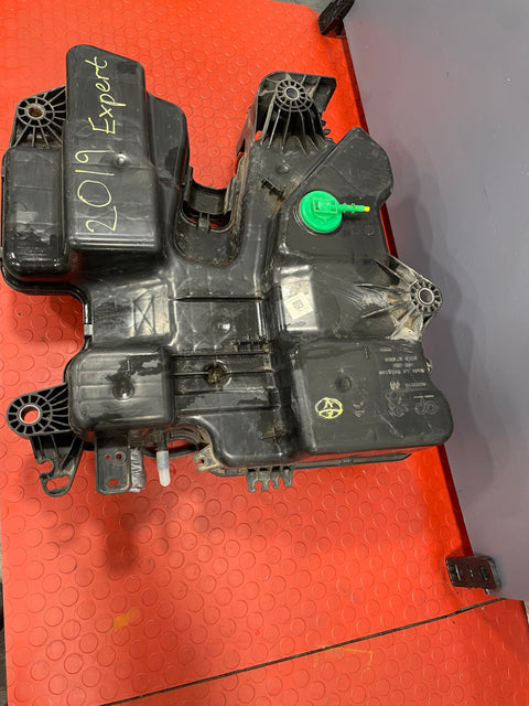 Citroen Dispatch/ Peugeot Expert/ Toyota Proace/Vauxhall Vivaro (19) ADBLUE TANK AND PUMP 2017-2024   P/N 4099016