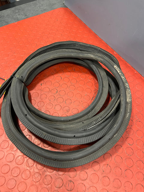 Renault Trafic/Vauxhall Vivaro/Nissan NV300 Primastar REAR RUBBER DOOR SEAL 2014-2019 P/N 8200032788