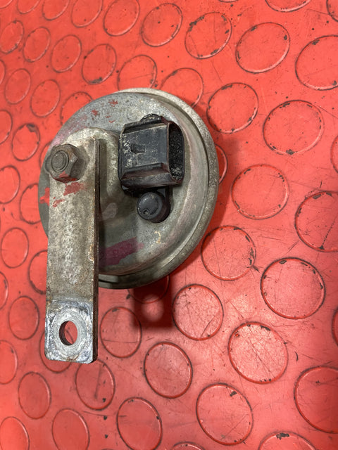 Volkswagen Crafter HORN SIGNAL 12V 335Hz Made in Spain 2Pin P/N 002952