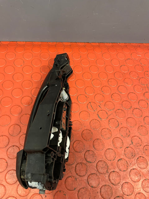 Citroen Dispatch/Peugeot Expert/Vauxhall Vivaro/Toyota Proace/Fiat Scudo OUTER DOOR HANDLE OPENER Driver's Side Front 2016-2024 P/N 9688834080 - 1