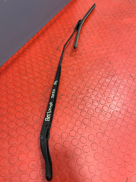 Vauxhall Combo/Peugeot Partner/Citroen Berlingo/Toyota Proace City WIPER ARM ASSEMBLY (No Hose) Front Passenger's Side P/N 9839409180 - 1