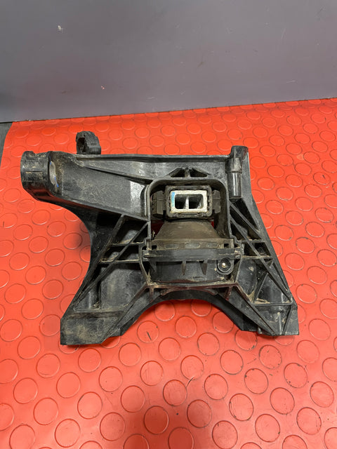 Citroen Berlingo/Peugeot Partner/Vauxhall Combo/Toyota Proace City ENGINE MOUNT O/S DRIVER'S SIDE 1.5  2019-2024 P/N 9820297580