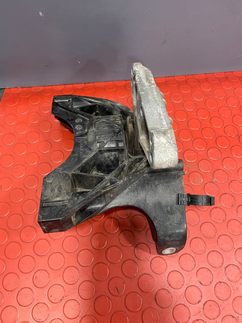 Citroen Berlingo/Peugeot Partner/Vauxhall Combo/Toyota Proace City ENGINE MOUNT O/S DRIVER'S SIDE 1.5  2019-2024 P/N 9820297580