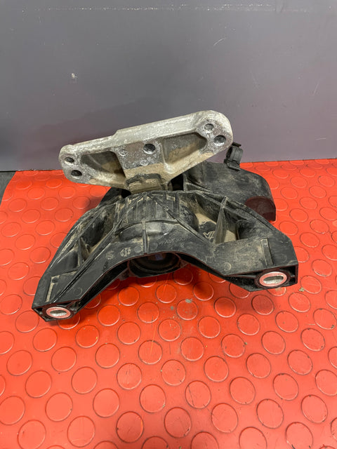 Citroen Berlingo/Peugeot Partner/Vauxhall Combo/Toyota Proace City ENGINE MOUNT O/S DRIVER'S SIDE 1.5  2019-2024 P/N 9820297580