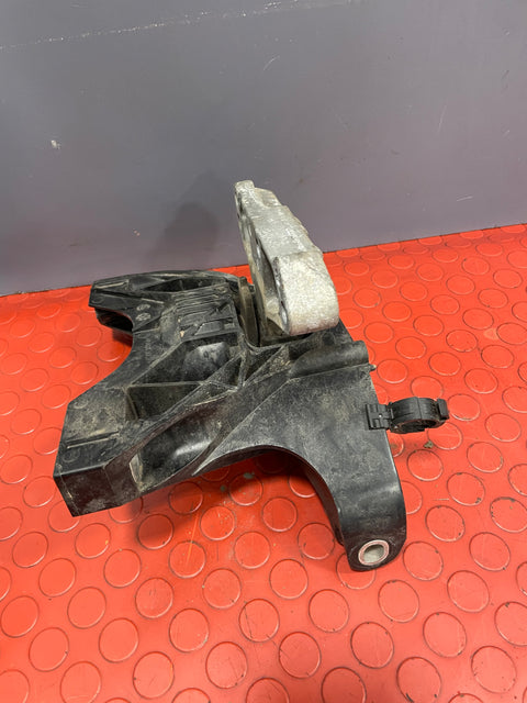Citroen Berlingo/Peugeot Partner/Vauxhall Combo/Toyota Proace City ENGINE MOUNT O/S DRIVER'S SIDE 1.5  2019-2024 P/N 9820297580