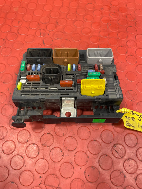 Peugeot/Citroen ENGINE FUSE BOX R04 1.6HDI   P/N 9807028780