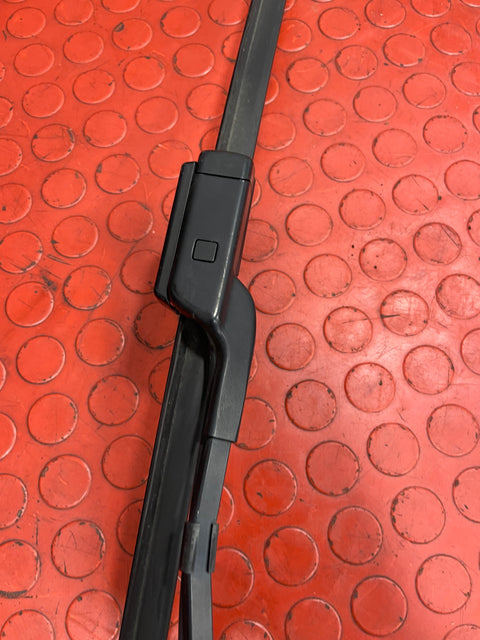 Vauxhall Combo/Peugeot Partner/Citroen Berlingo/Dispatch/Toyota Proace City WINDSCREEN WIPER ARM Driver's Side O/S 2019-2024 P/N 9839408680 - 1