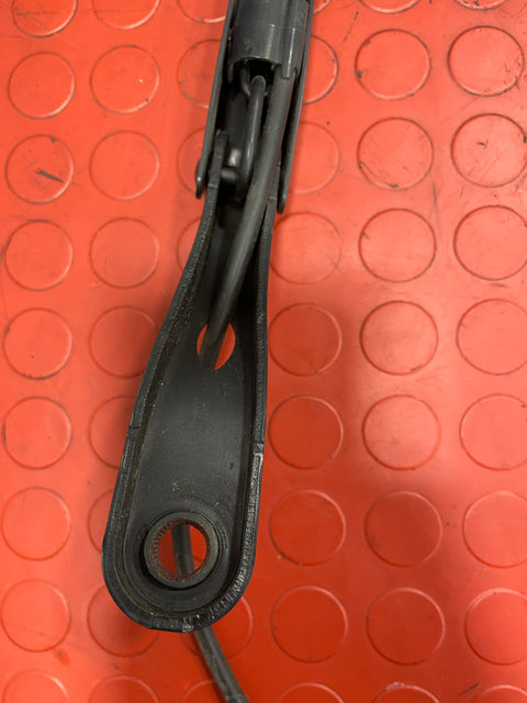 Vauxhall Combo/Peugeot Partner/Citroen Berlingo/Dispatch/Toyota Proace City WINDSCREEN WIPER ARM Driver's Side O/S 2019-2024 P/N 9839408680 - 1
