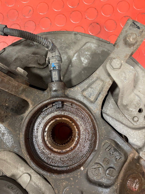 Citroen Berlingo/Peugeot Partner/Vauxhall Combo/Toyota Proace City FRONT WHEEL HUB & BRAKE SET W/ ABS SENSOR Driver's Side 2019-2024 R/N 9825606280 / 9810728280