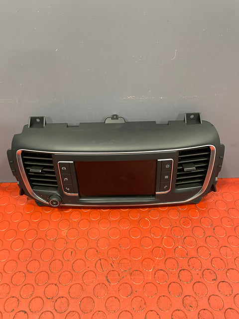 Citroen Dispatch/Peugeot Expert/Vauxhall Vivaro/Toyota Proace SAT NAV DISPLAY/SCREEEN HEAD UNIT 2016-2024 P/N 9831665880/98081732 ZD
