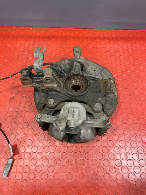 Citroen Berlingo/Peugeot Partner/Vauxhall Combo/Toyota Proace City FRONT WHEEL HUB & BRAKE SET W/ ABS SENSOR Driver's Side 2019-2024 R/N 9825606280 / 9810728280