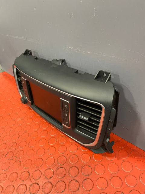 Citroen Dispatch/Peugeot Expert/Vauxhall Vivaro/Toyota Proace SAT NAV DISPLAY/SCREEEN HEAD UNIT 2016-2024 P/N 9831665880/98081732 ZD