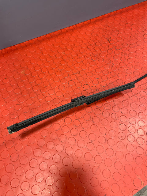 Citroen Berlingo/Peugeot Partner WINDSCREEN WIPER ARM w/ Blade 2008-2018 P/N 9682975280 - 2