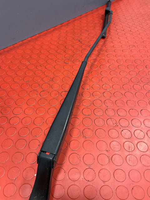 Citroen Berlingo/Peugeot Partner WINDSCREEN WIPER ARM w/ Blade 2008-2018 P/N 9682975280 - 2