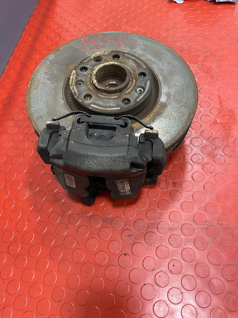 Citroen Berlingo/Peugeot Partner/Vauxhall Combo/Toyota Proace City FRONT WHEEL HUB & BRAKE SET W/ ABS SENSOR Driver's Side 2019-2024 R/N 9830798880 - 1 / 9810728280