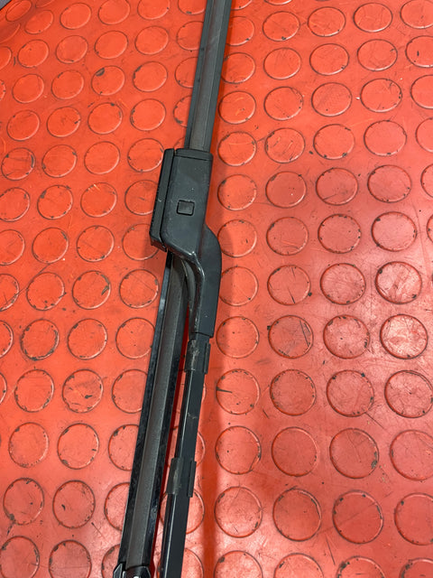 Vauxhall Combo/Peugeot Partner/Citroen Berlingo/Toyota Proace City WIPER ARM ASSEMBLY w/ Fresh Valeo Blade Front Passenger's Side P/N 9839409180 - 2