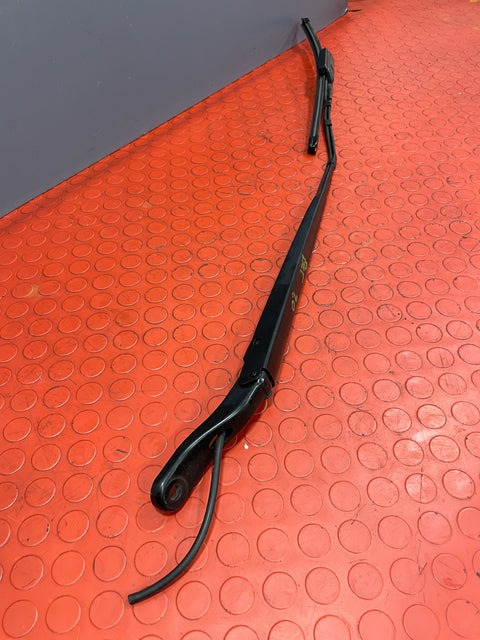 Vauxhall Combo/Peugeot Partner/Citroen Berlingo/Toyota Proace City WIPER ARM ASSEMBLY w/ Fresh Valeo Blade Front Passenger's Side P/N 9839409180 - 2