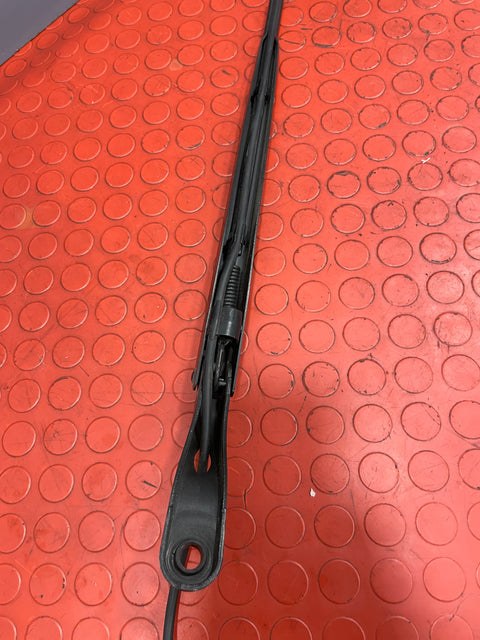 Vauxhall Combo/Peugeot Partner/Citroen Berlingo/Toyota Proace City WIPER ARM ASSEMBLY w/ Fresh Valeo Blade Front Passenger's Side P/N 9839409180 - 2