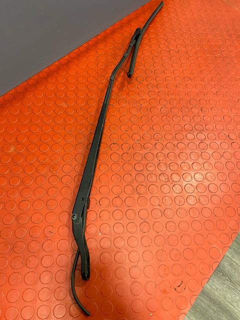 Vauxhall Combo/Peugeot Partner/Citroen Berlingo/Toyota Proace City WIPER ARM ASSEMBLY w/ Fresh Valeo Blade Front Passenger's Side P/N 9839409180 - 2